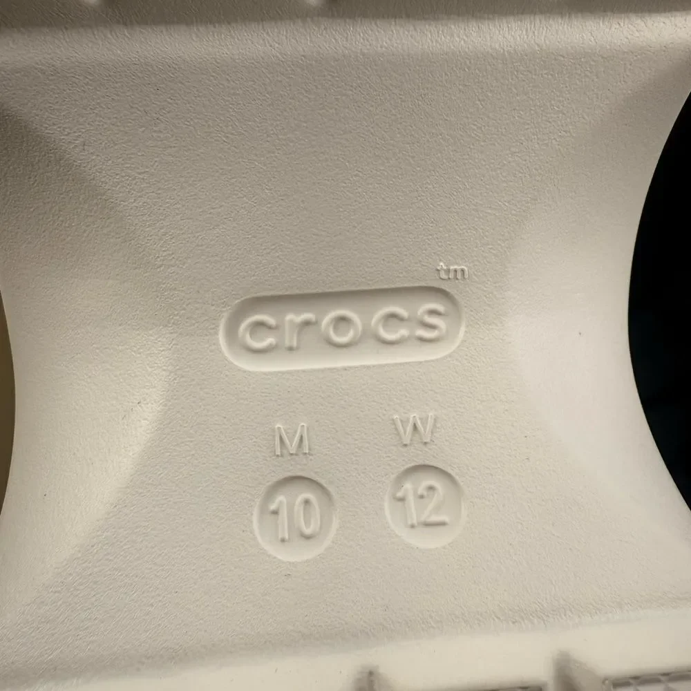 Unisex Crocs Stomp Clogs in Off White Icon Comfort men’s size 10 (women’s 12)